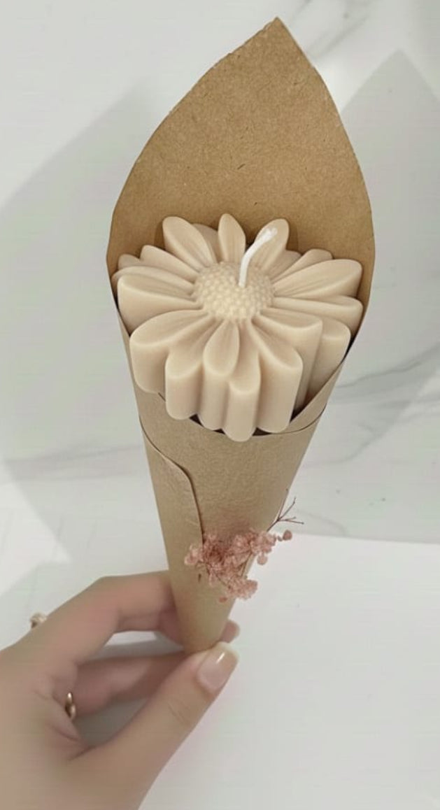 Daisy candle