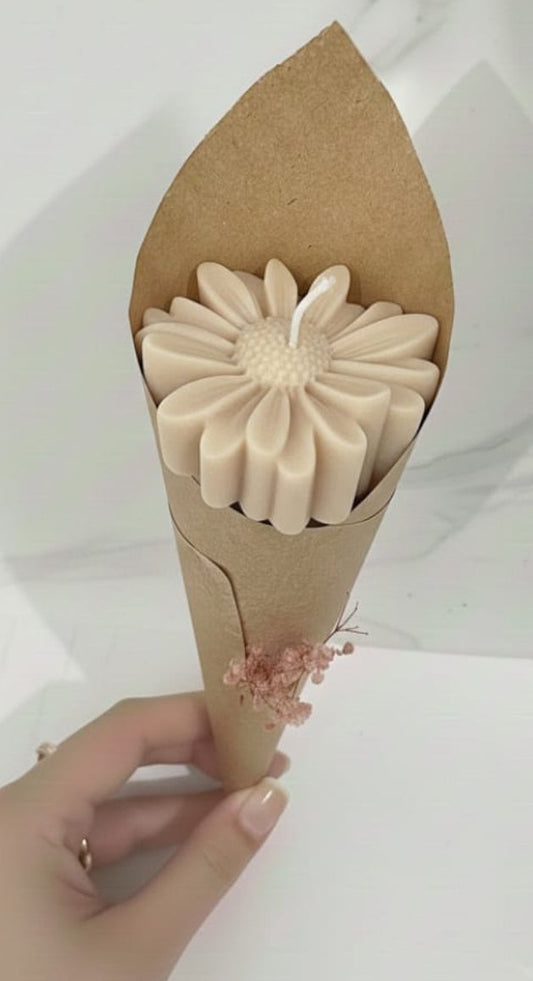 Daisy candle