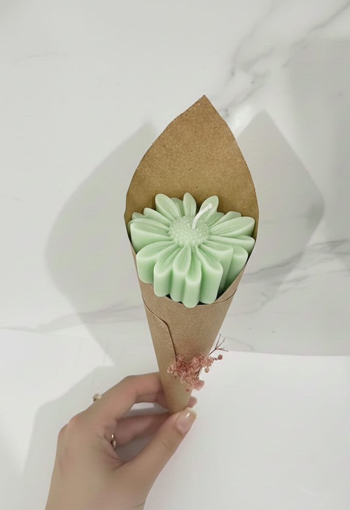 Daisy candle